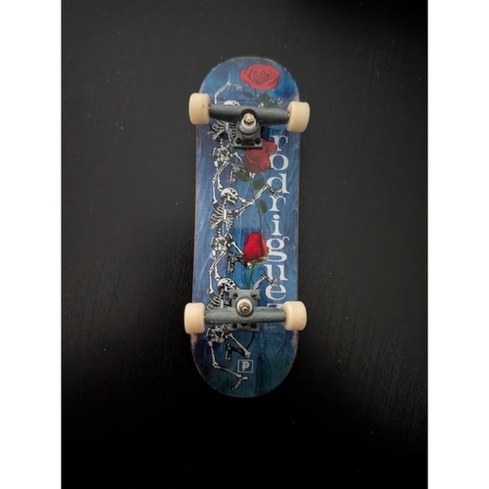 Tech Deck Paul  Rodriguez‎ Skeleton And Roses Skate Deck Trick Deck Fingerboard